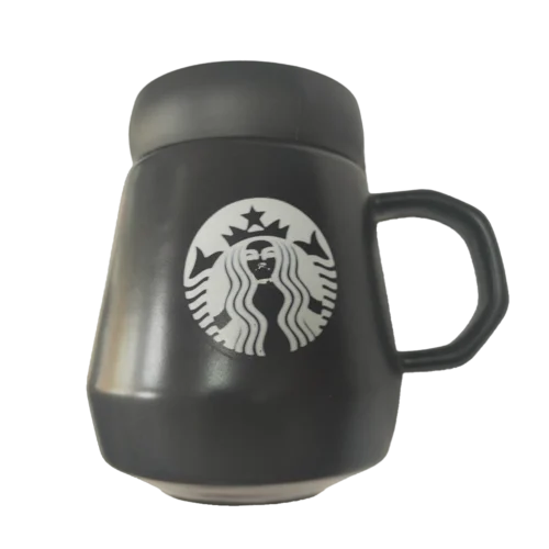 ماگ در آیینه ای استارباکس